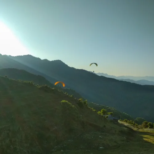 Paragliding in Bir Billing Mountains